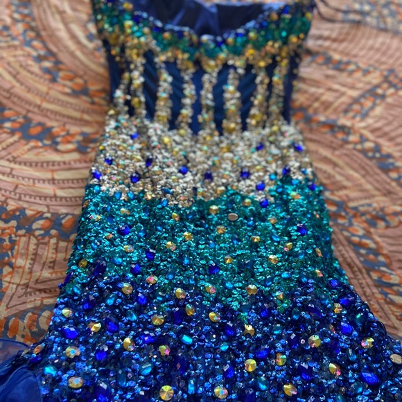 Gorgeous Mermaid Formal Dress - Picture 4 of 5